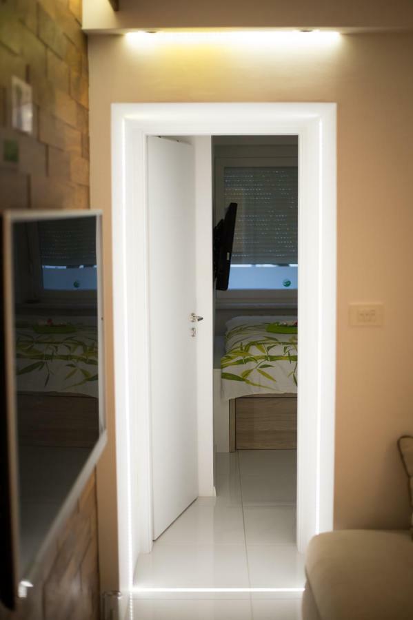 Apartamento First Floor Flat (Adults Only) Liubliana Exterior foto