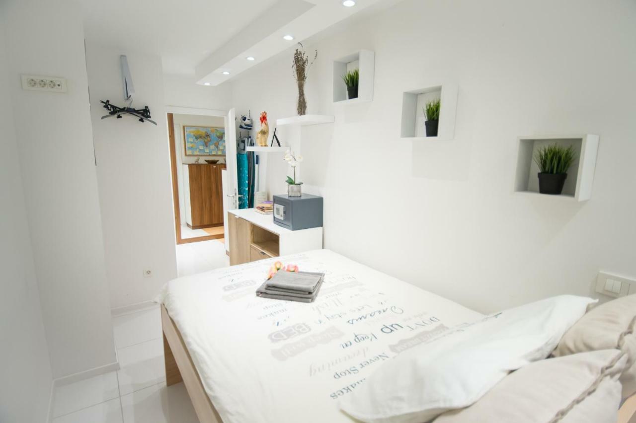 Apartamento First Floor Flat (Adults Only) Liubliana Exterior foto